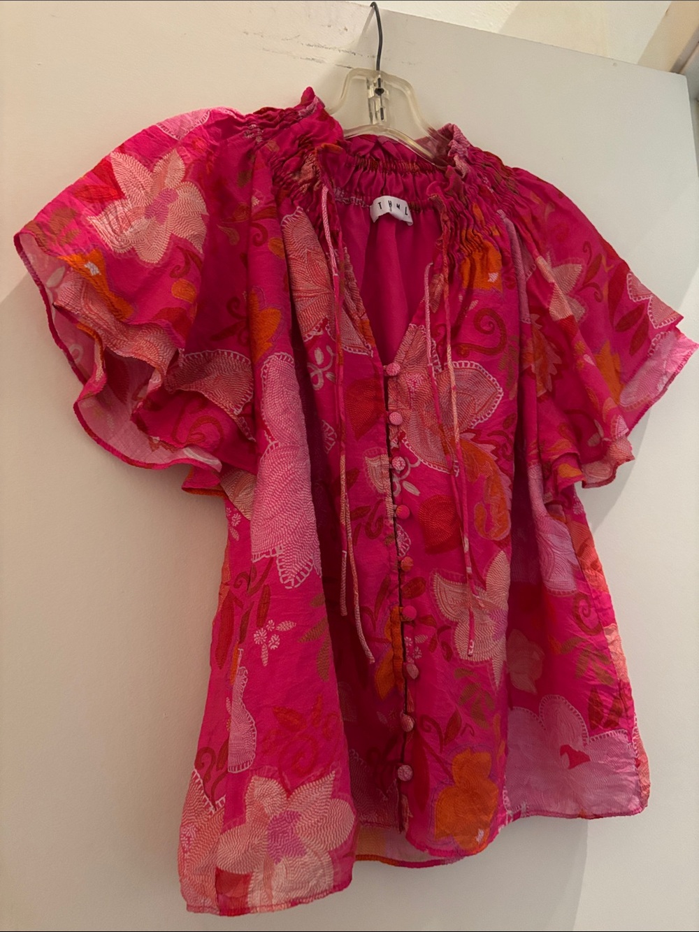 Anthropologie THML size XS blouse flutter sleeves covered buttons